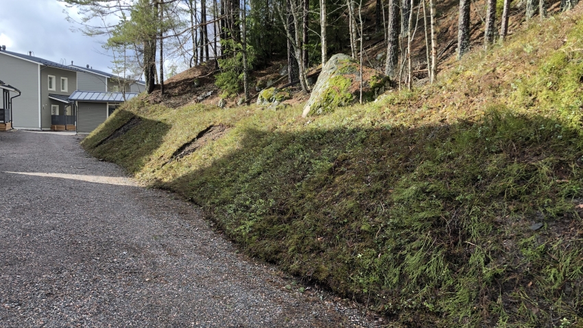 Geoweb kennosuojajärjestelmä ja varpumatto asennettuna.