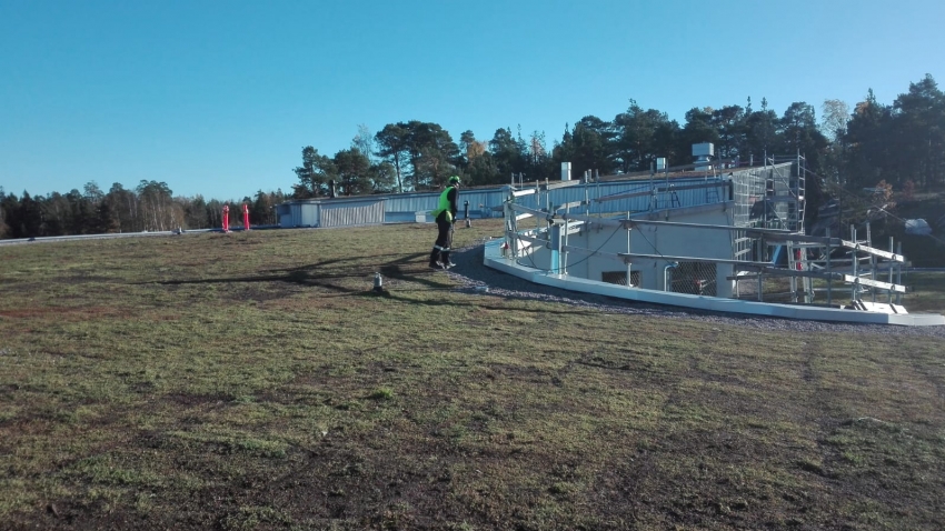 Valmis Nordic Green Roof® maksaruohoviherkatto Kruunuvuorenrannassa. Asentaja Eg-trading Oy.