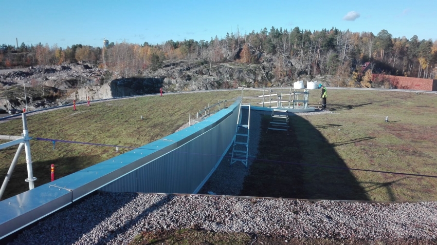 Valmis Nordic Green Roof® maksaruohoviherkatto Kruunuvuorenrannassa. Asentaja Eg-trading Oy.