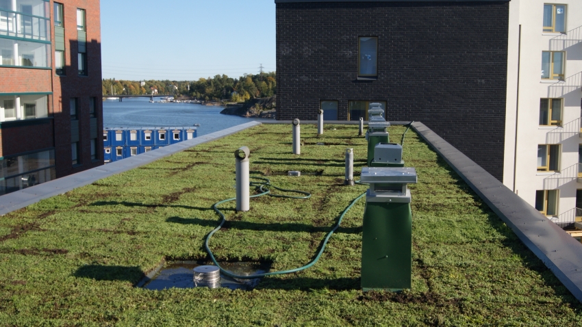 Siirtyminen referenssiin Nordic Green Roof® maksaruohoviherkattoja ja Diadem-kattopuutarhoja Kalasatamassa sivustolla eg-trading.fi.